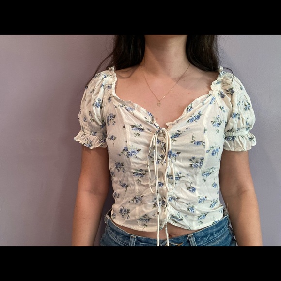 AE Off-the-shoulder lace-up top NWT - Picture 3 of 7